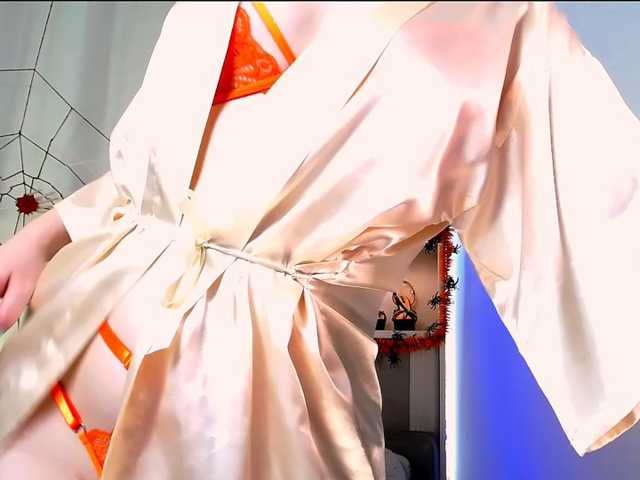 MinaGlow live cam on BongaCams