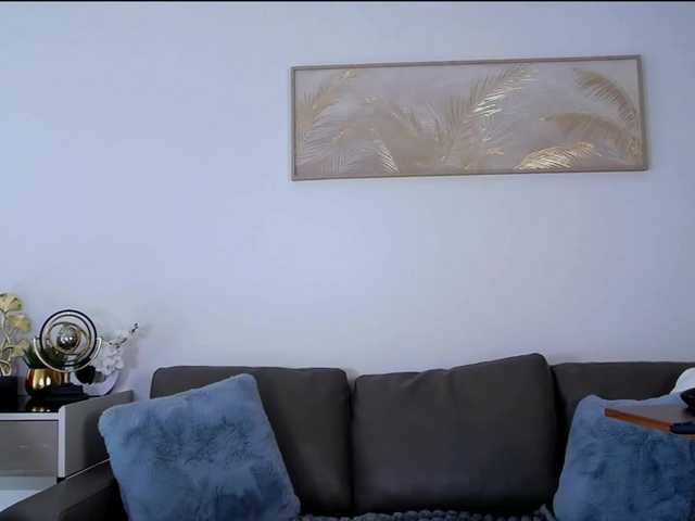 MinaGlow live webcam show