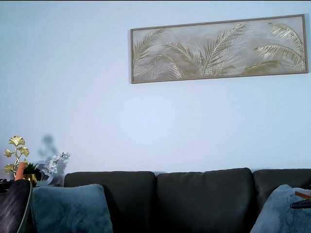 MinaGlow live cam on BongaCams