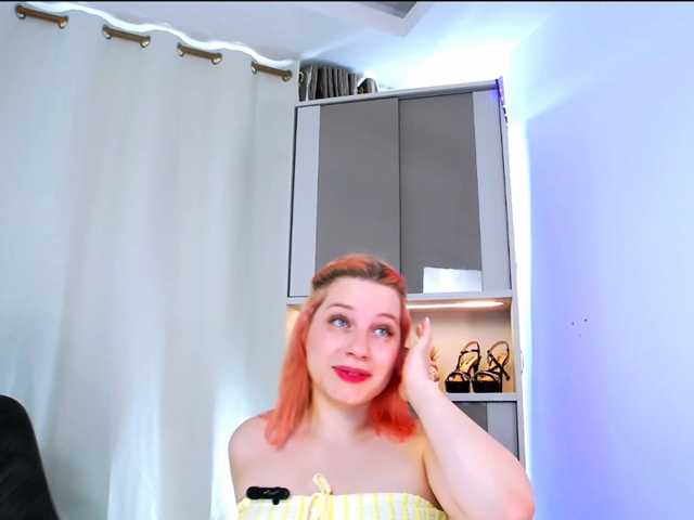 MinaGlow live cam on BongaCams