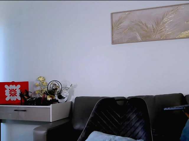 MinaGlow live cam on BongaCams