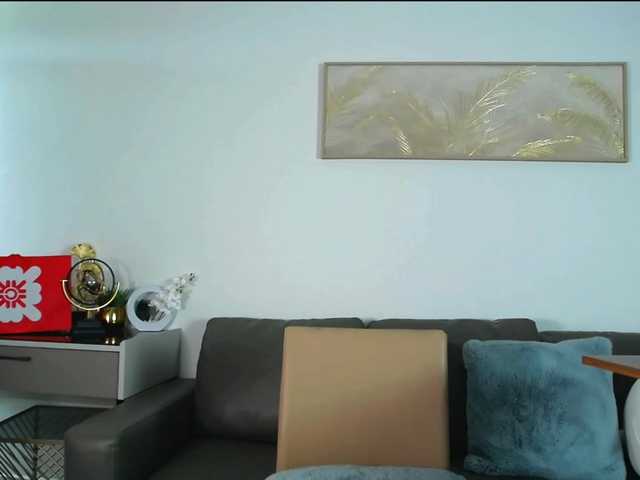 MinaGlow live cam