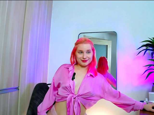 MinaGlow live cam on BongaCams