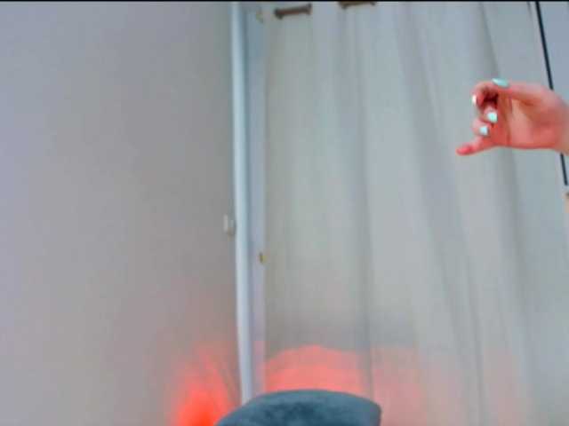 MinaGlow live cam on BongaCams