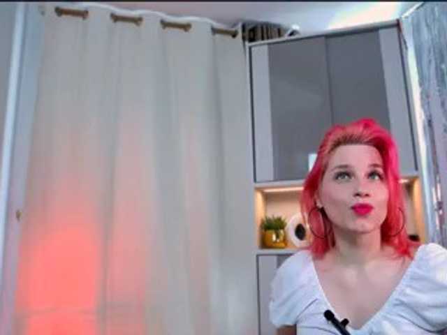 MinaGlow live cam on BongaCams