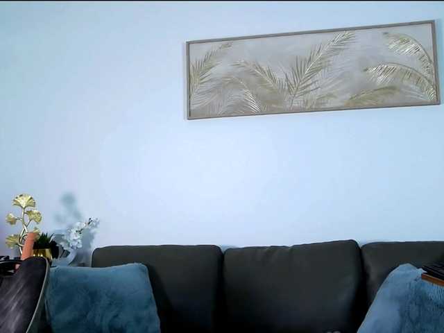 MinaGlow live cam on BongaCams