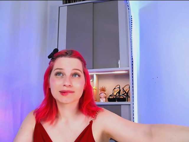 MinaGlow, en directo ahora en BongaCams