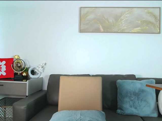 MinaGlow live cam on BongaCams