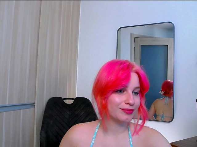 MinaGlow live cam on BongaCams