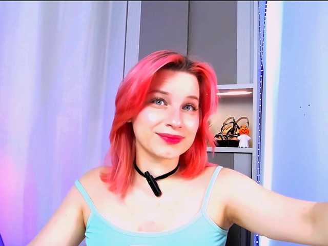 MinaGlow live cam on BongaCams