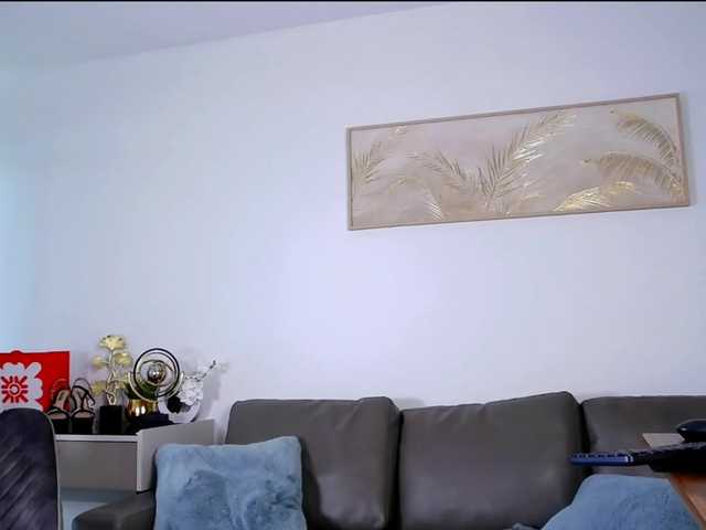 MinaGlow live cam on BongaCams