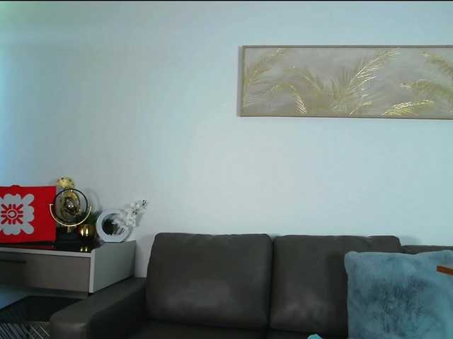 MinaGlow live cam
