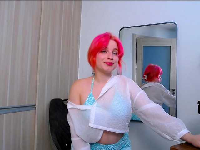 MinaGlow live cam on BongaCams