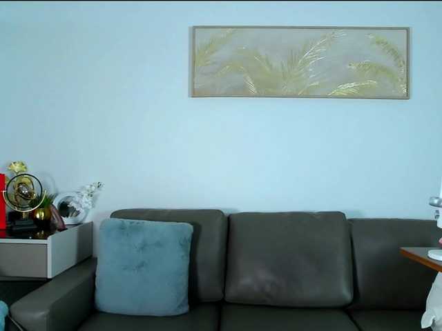 MinaGlow live cam on BongaCams