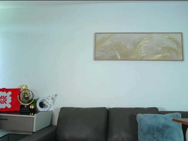 MinaGlow live cam