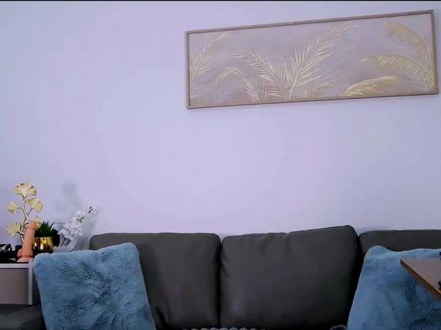 MinaGlow live cam on BongaCams