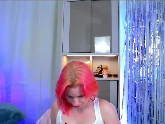 MinaGlow live cam on BongaCams