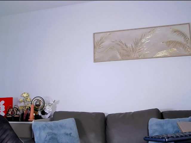 MinaGlow live webcam show