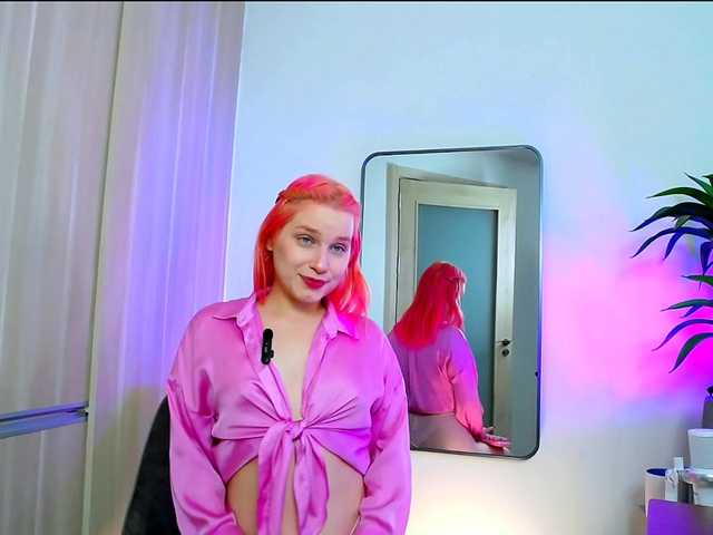MinaGlow live cam on BongaCams