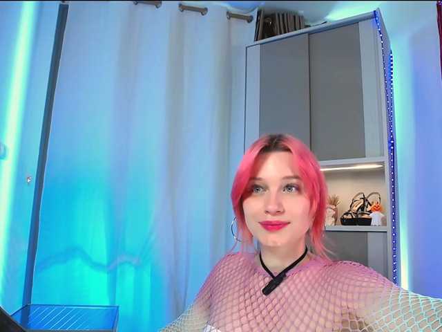 MinaGlow live cam on BongaCams