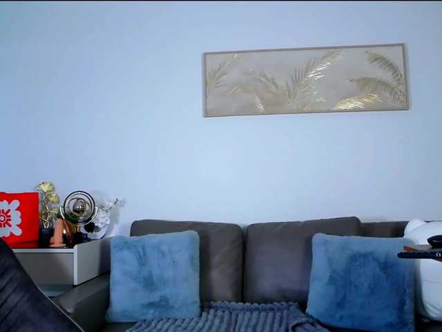 MinaGlow live cam on BongaCams