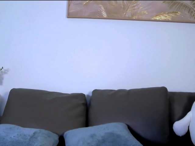 MinaGlow live cam on BongaCams