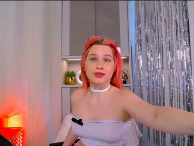 MinaGlow live cam on BongaCams