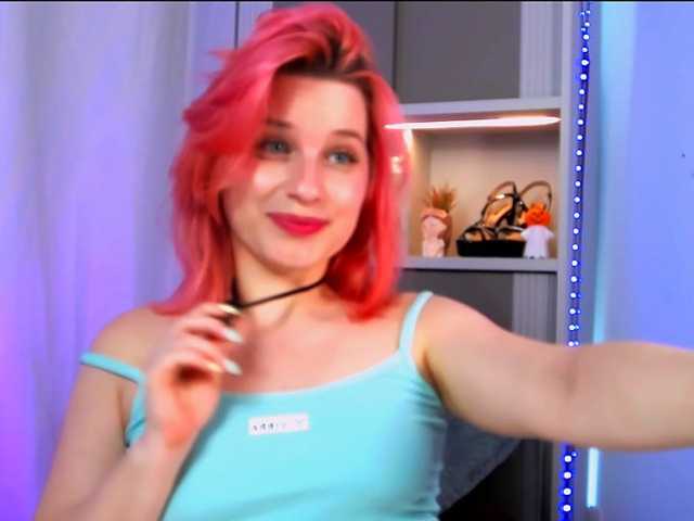 MinaGlow live cam on BongaCams