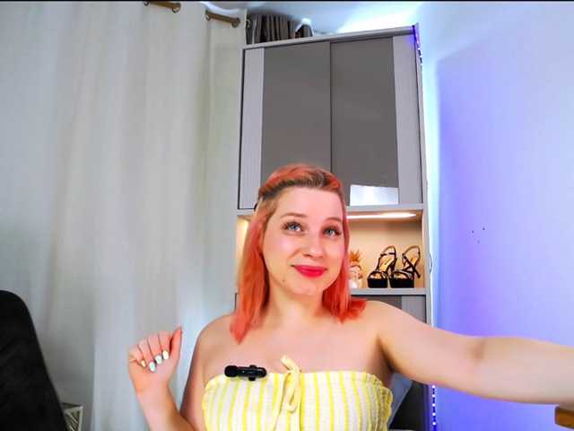 MinaGlow live cam on BongaCams