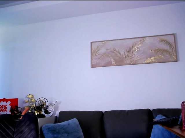 MinaGlow live cam on BongaCams
