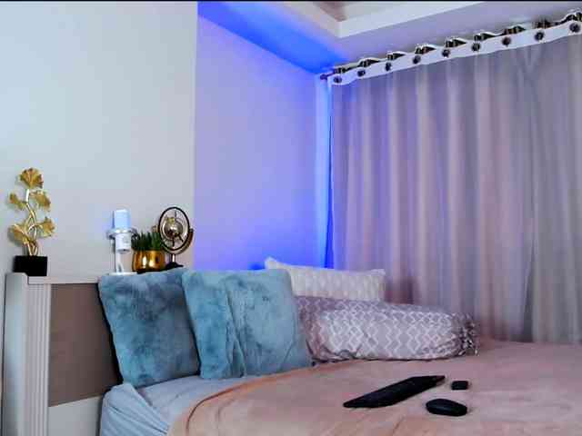 MinaGlow webcam