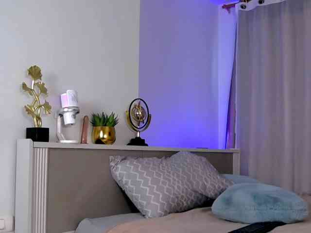MinaGlow