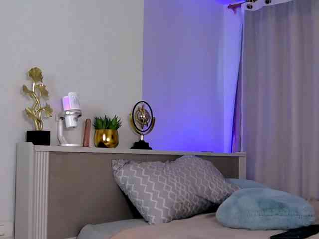 MinaGlow
