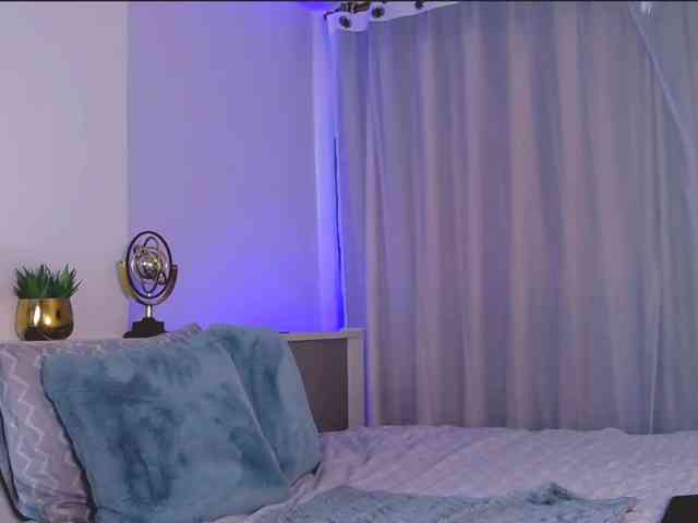 MinaGlow Live Webcam on BongaCams