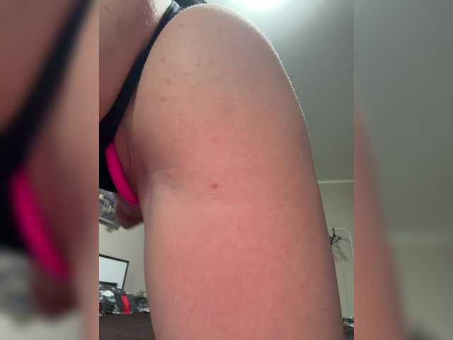 Lily33 live cam on BongaCams