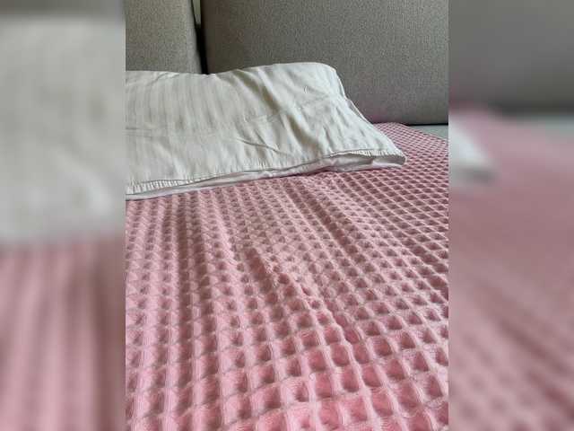 Lily33's BongaCams show and profile