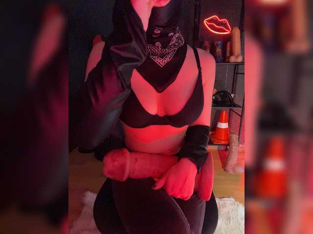 le modèle GloriaLove est en webcam porno dans un show sur le site bongacams, il possède les tags suivants: White/Caucasian,Brunette,Shaved