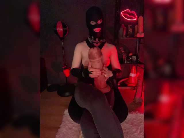 GloriaLove's BongaCams show and profile