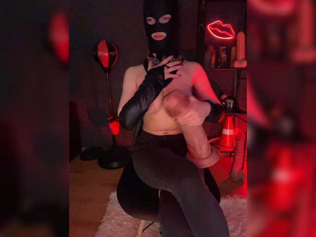 GloriaLove's BongaCams show and profile