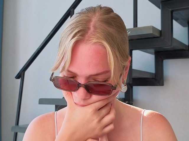 LittleForestELF2 live webcam show