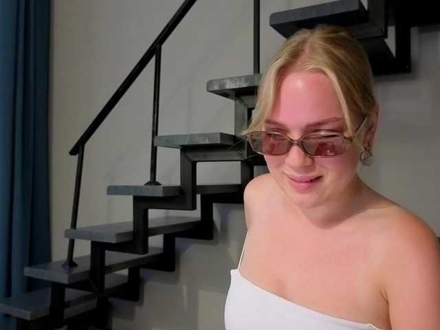 LittleForestELF2 live webcam show