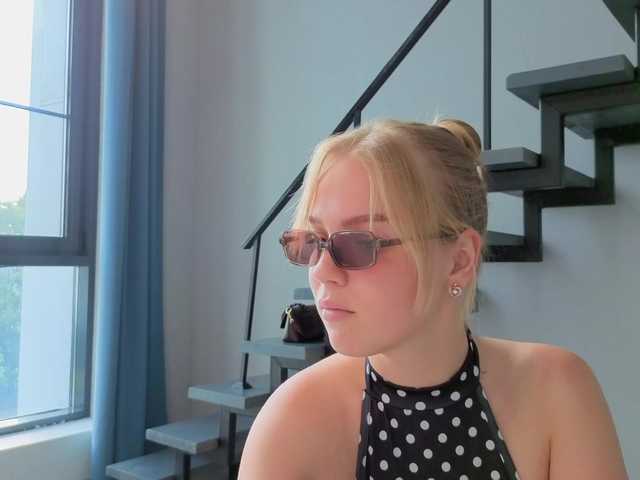 LittleForestELF2 live webcam show