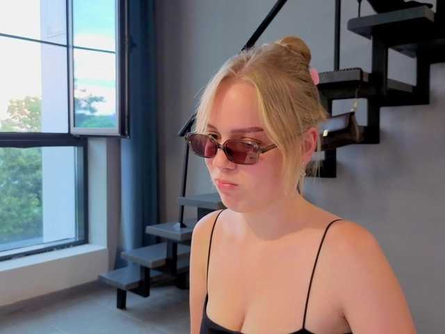 LittleForestELF2 live webcam show