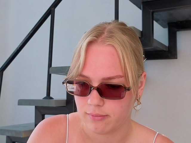 LittleForestELF2 live webcam show