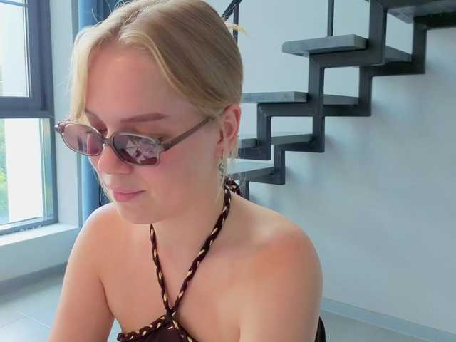 LittleForestELF2 live webcam show