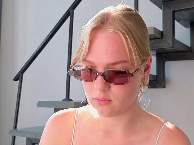 LittleForestELF2 live webcam show