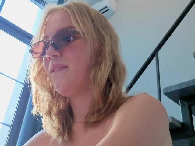 LittleForestELF2 live webcam show