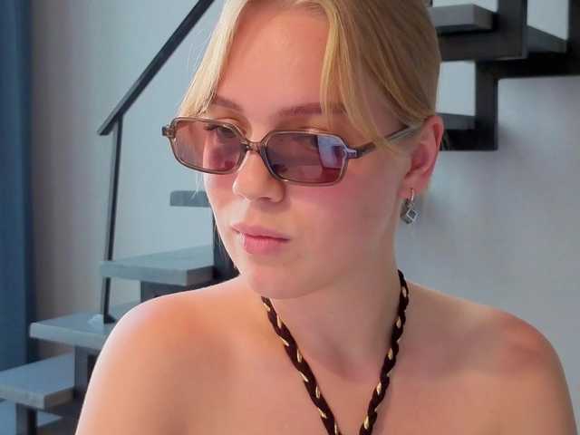 LittleForestELF2 live webcam show