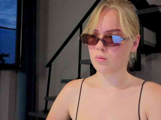 LittleForestELF2 Live Webcam on BongaCams