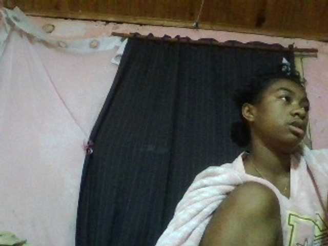 Sandii live cam on BongaCams